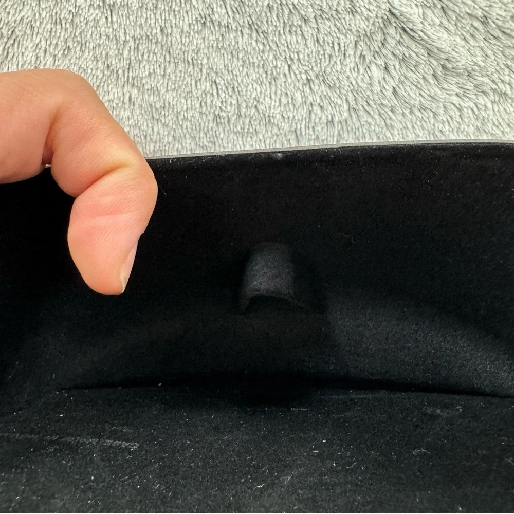 Ray-Ban‎ Black Leather Sunglasses Case with Cleaning Cloth Snap Closure NWOT
